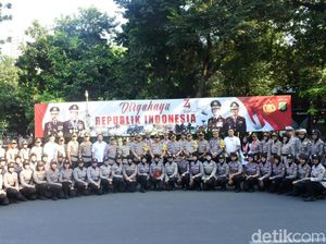 8 Polisi Peraih Medali di Kejurnas Atletik Master Indonesia Diberi Award 8 Polisi Peraih Medali di Kejurnas Atletik Master Indonesia Diberi Award
