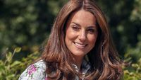Bahagianya Kate Middleton Bermain di Taman Bersama Anak-anak