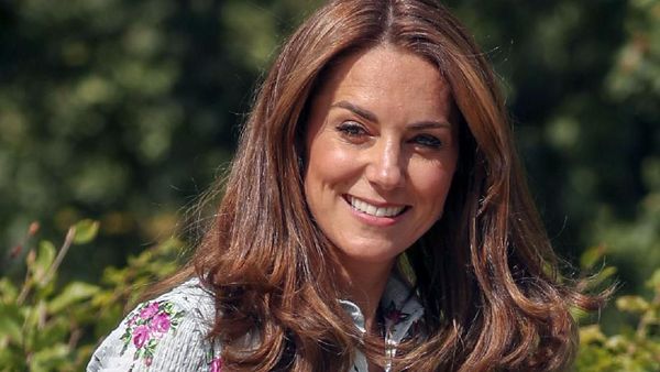 Bahagianya Kate Middleton Bermain di Taman Bersama Anak-anak
