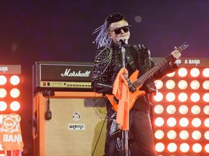 Pensiun dari Alibaba, Jack Ma Menitikkan Air Mata