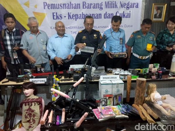 Airsoft Gun Hingga Sex Toy Ilegal Dimusnahkan