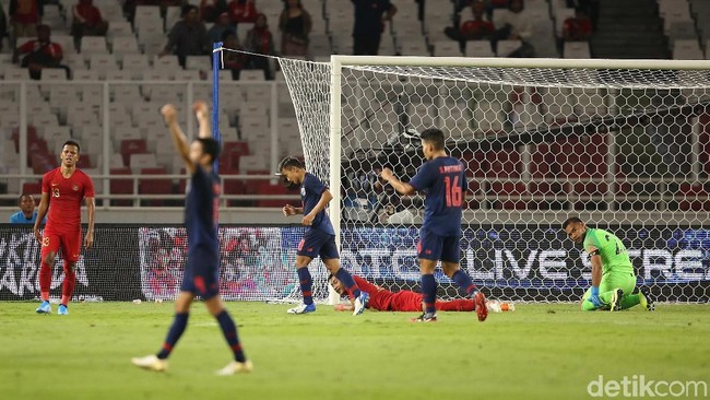 Digasak Thailand, Timnas Indonesia Seperti Tak Punya Pelatih