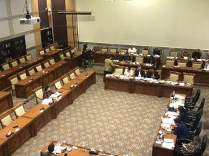 Capim Lili Setuju Revisi UU KPK soal Kewenangan Penerbitan SP3 Capim Lili Setuju Revisi UU KPK soal Kewenangan Penerbitan SP3