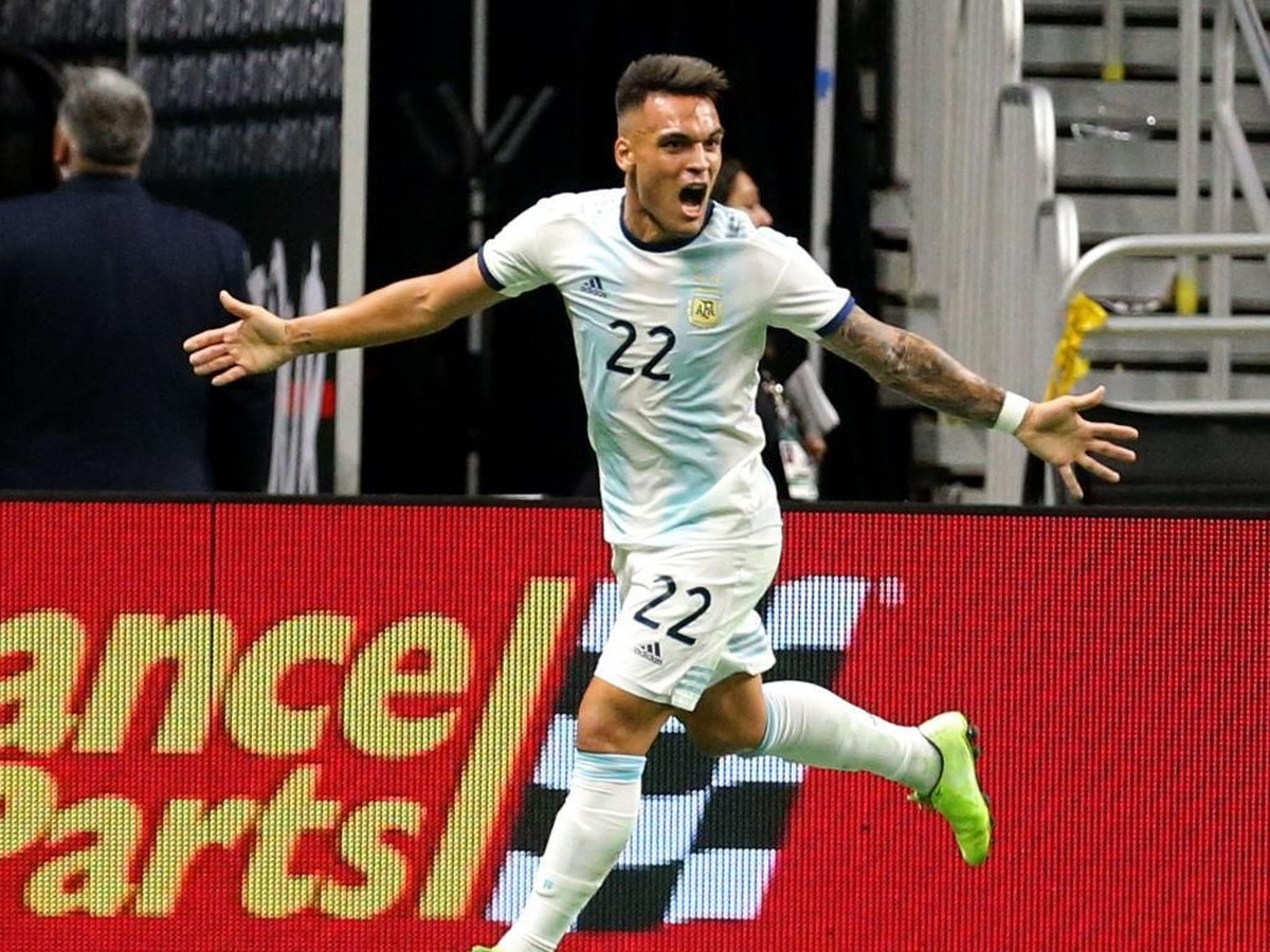 Penyerang Timnas Argentina, Lautaro Martinez, mencetak trigol ke gawang Meksiko. ( Foto: Edward A. Ornelas/Getty Images)