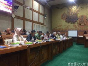 Mendag Ajak Menkop dan DPR Mengheningkan Cipta untuk BJ Habibie