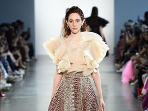 Inilah 15 Karya 4 Desainer Indonesia di New York Fashion Week 2019 Inilah 15 Karya 4 Desainer Indonesia di New York Fashion Week 2019