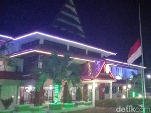 BJ Habibie Meninggal Dunia, Pemkot Parepare Kibarkan Bendera Setengah Tiang BJ Habibie Meninggal Dunia, Pemkot Parepare Kibarkan Bendera Setengah Tiang