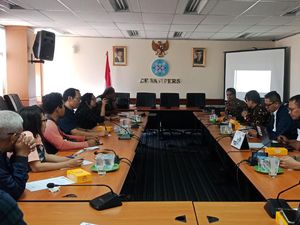 Dewan Pers Minta Jokowi Peduli Pasal yang Ancam Kebebasan Pers di RKUHP Dewan Pers Minta Jokowi Peduli Pasal yang Ancam Kebebasan Pers di RKUHP