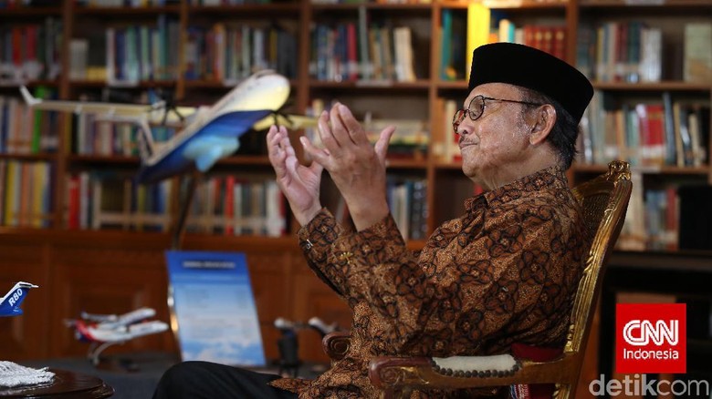 BJ Habibie Meninggal, Pj Walkot Makassar: Kita Kehilangan Bapak Teknologi BJ Habibie Meninggal, Pj Walkot Makassar: Kita Kehilangan Bapak Teknologi
