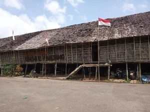 5 Rumah Adat di Kalimantan Barat, Bukan Cuma Rumah Betang 5 Rumah Adat di Kalimantan Barat, Bukan Cuma Rumah Betang