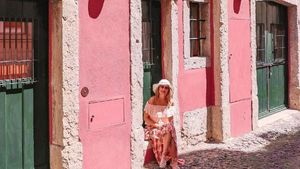 Di Lisbon Ada Tur Makanan Serba Merah Muda di The Pink Street