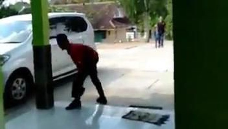 Viral Video Siswa Sekolah Menengah Pertama Ancam Guru Pakai Sajam di Gunungkidul