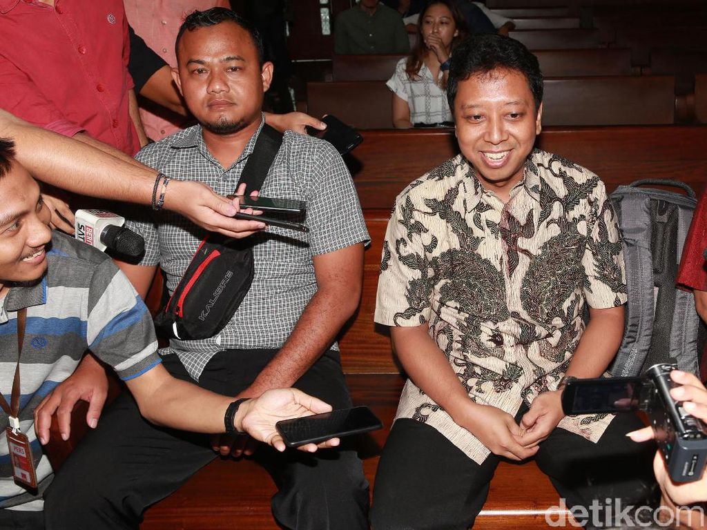 KPK Minta Rommy Buktikan Tudingan soal Hilangkan Peran Khofifah-Kiai Asep KPK Minta Rommy Buktikan Tudingan soal Hilangkan Peran Khofifah-Kiai Asep
