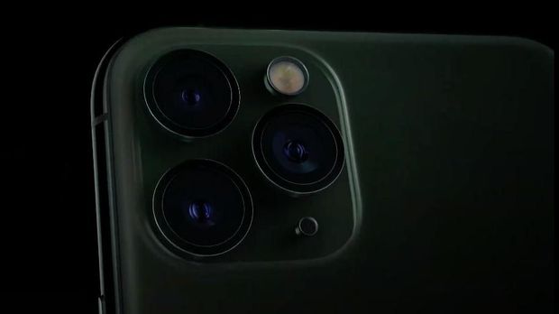 LIVE: Momen Kemunculan iPhone 11 dengan Tiga Kamera