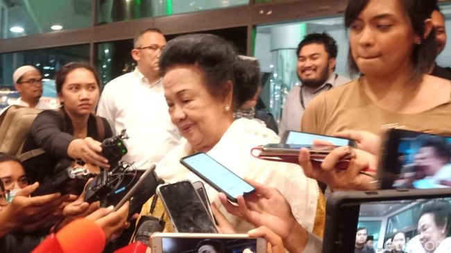 Usai Dimandikan di RSPAD, Jenazah Habibie Akan Dibawa ke Rumah Duka Usai Dimandikan di RSPAD, Jenazah Habibie Akan Dibawa ke Rumah Duka