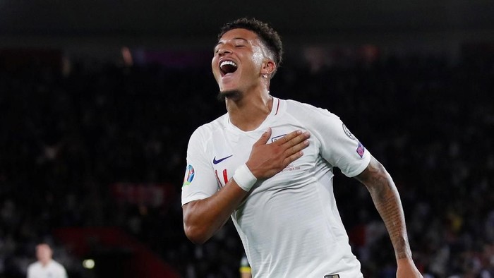 Soccer Football - Euro 2020 Qualifier - Group A - England v Kosovo - St Marys Stadium, Southampton, Britain - September 10, 2019  Englands Jadon Sancho celebrates scoring their fourth goal   REUTERS/David Klein