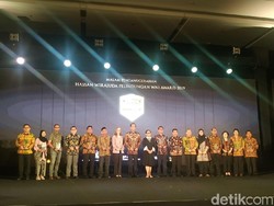 detikcom Terima Hassan Wirajuda Perlindungan WNI Award dari Kemlu