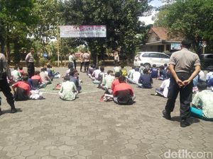 Cegat Truk, 71 Siswa Asal Bogor Diamankan Polisi di Banyumas Cegat Truk, 71 Siswa Asal Bogor Diamankan Polisi di Banyumas
