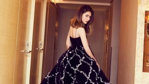 Gaya Mewah Istri Cantik Jay Chou yang Dihadiahi Tulisan Romantis di Langit