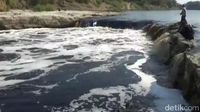 Parah! Sungai Bengawan Solo Tercemar Limbah