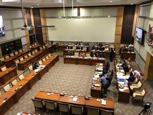 PPP Tanya Firli soal Resistensi Internal KPK: Sikat Penolak atau Bijak?