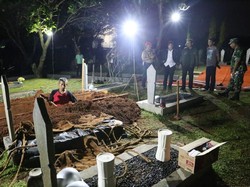 Kemensos Siapkan Makam Terbaik untuk BJ Habibie di Sebelah Ainun