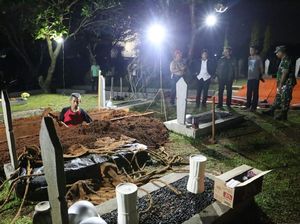 Kemensos Siapkan Makam Terbaik untuk BJ Habibie di Sebelah Ainun Kemensos Siapkan Makam Terbaik untuk BJ Habibie di Sebelah Ainun