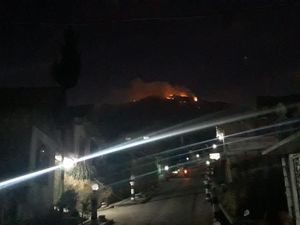 Malam Ini, Kebakaran di Gunung Merbabu Belum Padam Malam Ini, Kebakaran di Gunung Merbabu Belum Padam