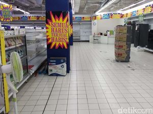 Giant Poins Square Obral Barang, Pengunjung: Harganya Nggak Jauh Beda