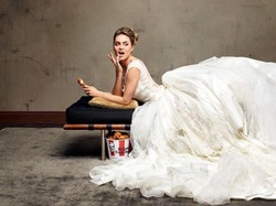 Perusahaan Fast Food Ini Beri Fasilitas Pengantin yang Gelar Resepsi Bertema Ayam Goreng