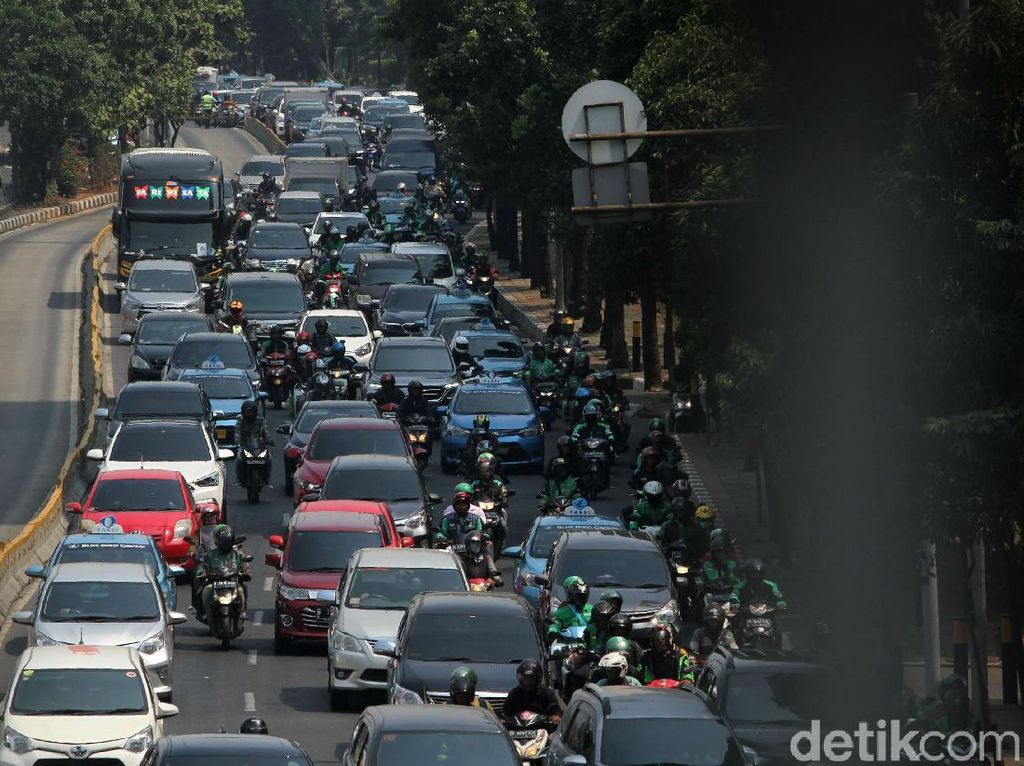 Efek Ganjil-Genap, Jangan Sampai Pengguna Mobil Migrasi ke Motor Efek Ganjil-Genap, Jangan Sampai Pengguna Mobil Migrasi ke Motor