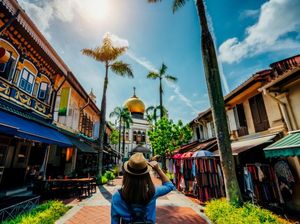 Traveling ke Luar Negeri Nggak Perlu Ribet Tukar Uang, Ini Caranya! Traveling ke Luar Negeri Nggak Perlu Ribet Tukar Uang, Ini Caranya!