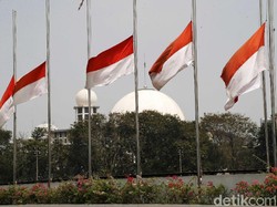 Mendikbud Minta Masyarakat Kibarkan Bendera Setengah Tiang 30 September