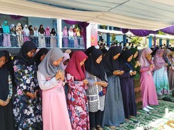 Pelajar di Ciamis Gelar Doa Bersama untuk BJ Habibie