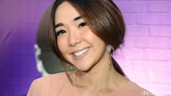 Tawa Gisel saat Ditanya Soal Joget Tawa Gisel saat Ditanya Soal Joget