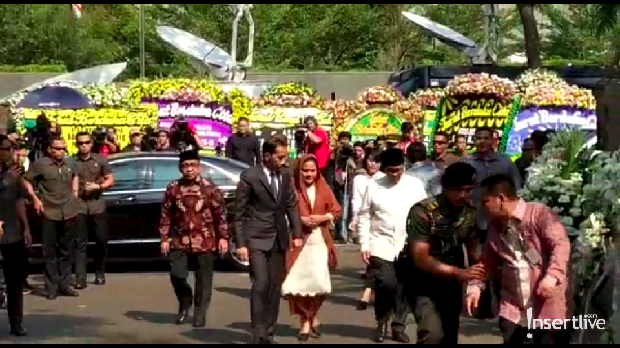 Jokowi & Iriana