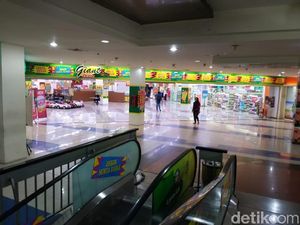 Giant Poins Square Mau Ditutup, Bagaimana Nasib Karyawan? Giant Poins Square Mau Ditutup, Bagaimana Nasib Karyawan?