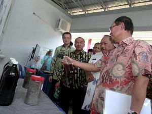 Mengubah Sampah Organik Jadi Pupuk Cair