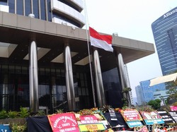 Kibarkan Bendera Setengah Tiang, KPK Kenang Jasa Habibie Berantas Korupsi