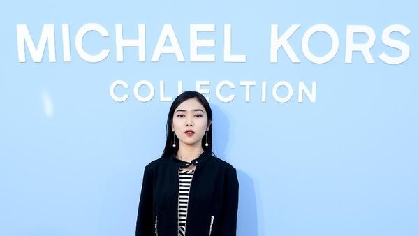 Foto: 10 Gaya Artis Indonesia yang Eksis di New York Fashion Week