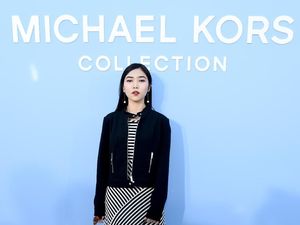 Foto: 10 Gaya Artis Indonesia yang Eksis di New York Fashion Week