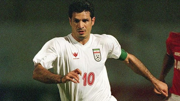 21 Oct 2001:  Ali Daei of Iran dribbles the ball during the FIFA 2002 World Cup Qualifier between Bahrain and Iran played at the National Stadium in Manama, Bahrain.  Bahrain won the match 3 - 1.  Mandatory Credit: Stu Forster /Allsport