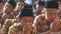 Doa Hari Guru yang Menyentuh Hati Bahasa Arab dan Indonesia