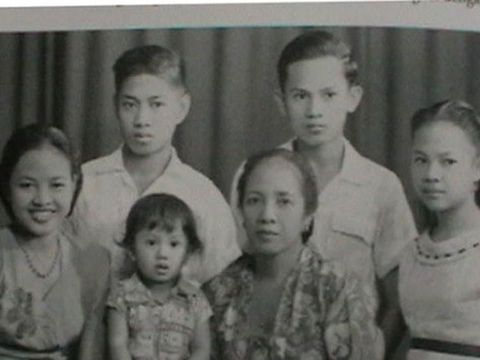 Sumpah Mami di Depan Jenazah Papi, Antar Habibie Sukses ke Jerman