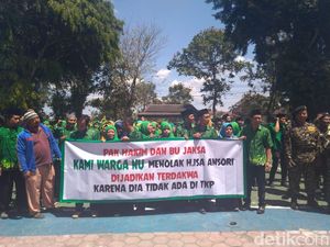 Beri Dukungan Moril Tokoh yang Diadili, Ratusan Anggota NU Blitar Aksi Damai