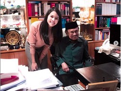 Maudy Ayunda Tak Bisa Berkata-kata BJ Habibie Tiada