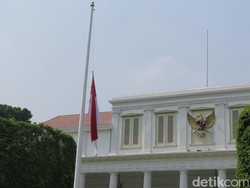 Berkabung atas Wafatnya BJ Habibie, Istana Kibarkan Bendera Setengah Tiang