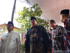 SBY: Keluarga Kami dan Keluarga Habibie Makin Dekat Usai Ainun-Ani Berpulang SBY: Keluarga Kami dan Keluarga Habibie Makin Dekat Usai Ainun-Ani Berpulang