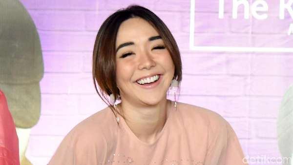 Tawa Gisel saat Ditanya Soal Joget Tawa Gisel saat Ditanya Soal Joget