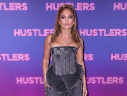 Jennifer Lopez Tuai Pujian Perankan Penari Striptis di Hustlers